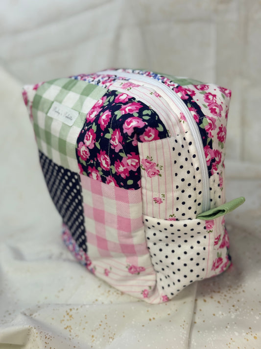 Rosy Picnic Essentials Bag