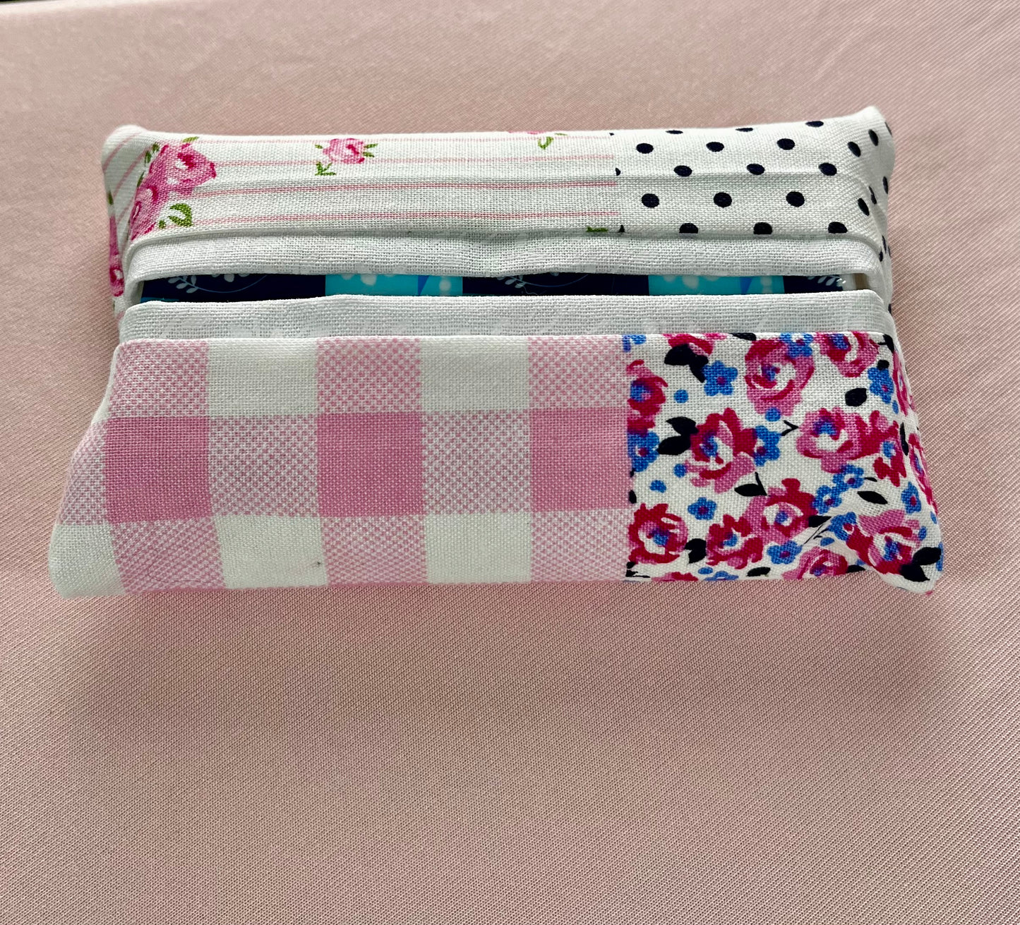 Rosy Picnic Tissue Holder