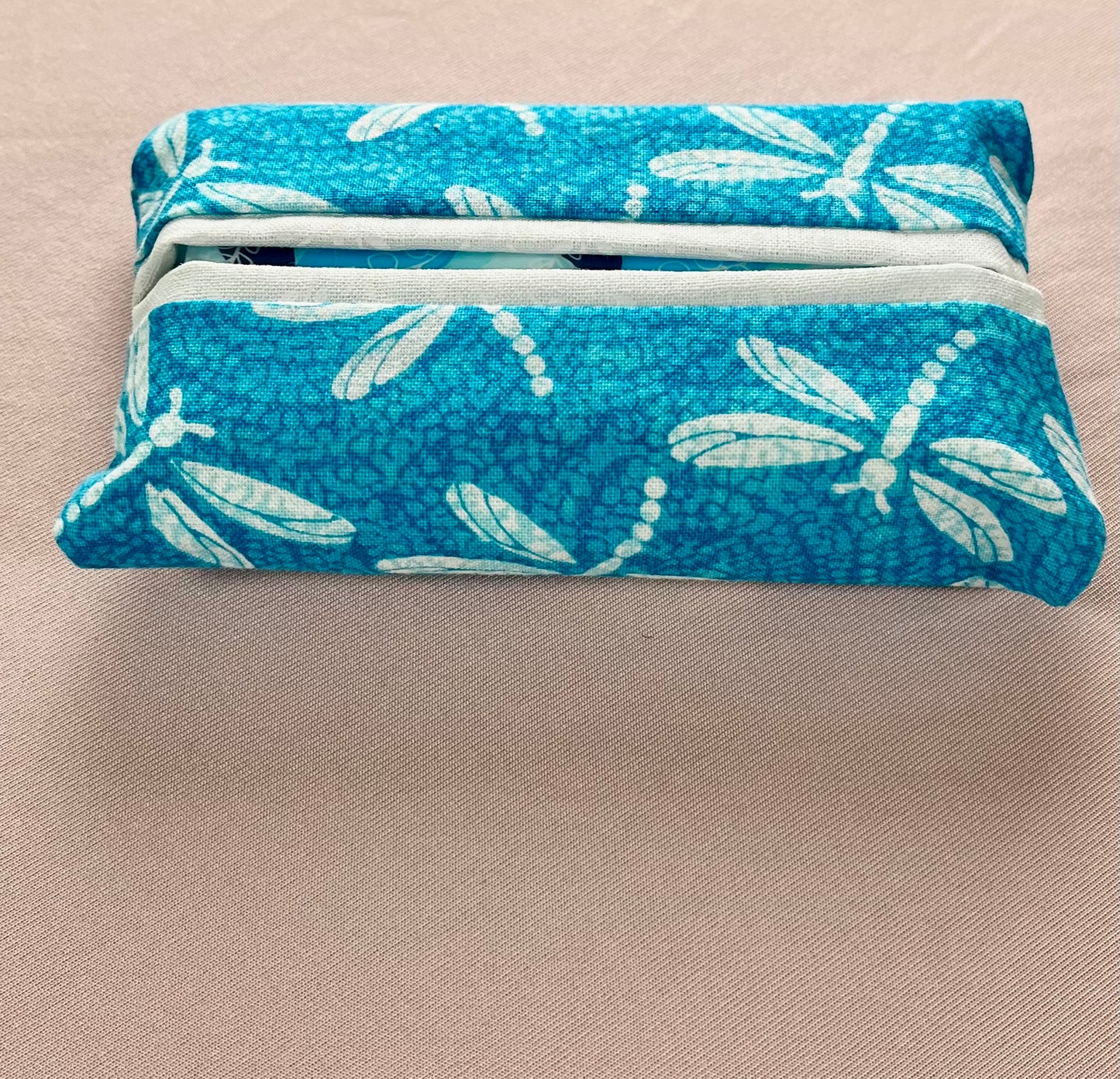 Dragonfly Tissue Holder