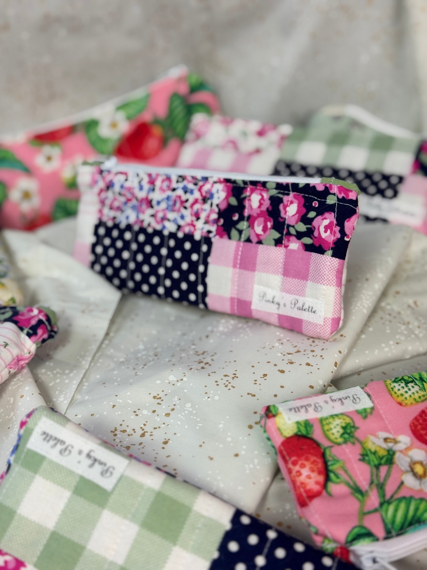 Rosy Picnic Zipper Pouch
