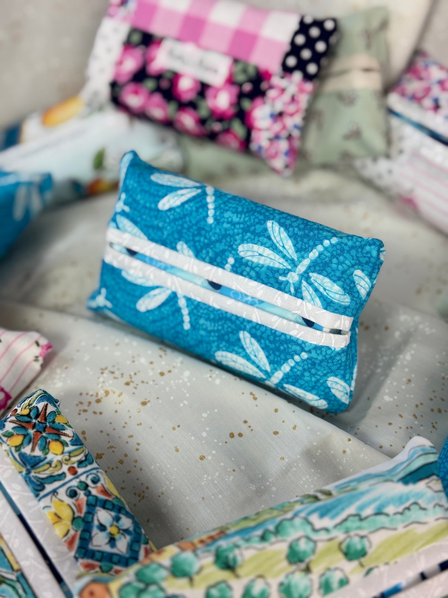 Dragonfly Tissue Holder